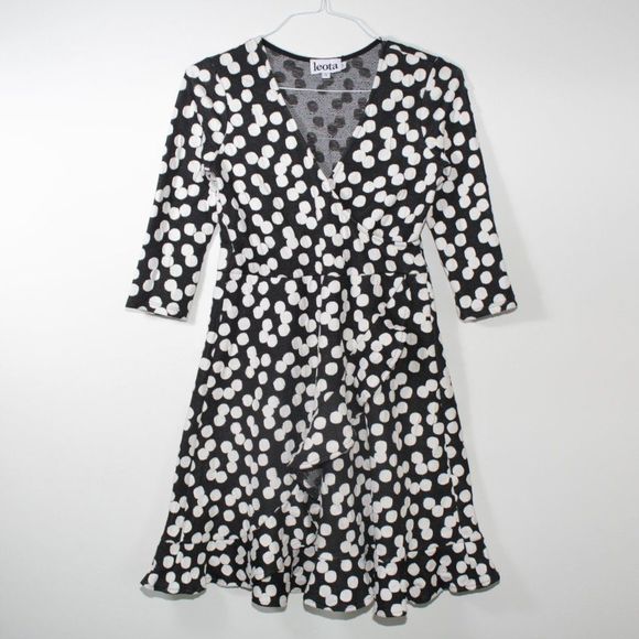 Leota Dresses & Skirts - 🅢🅐🅛🅔 Polka Dot  V Neck Ruffle Knit Party 👗 MiddiFlare